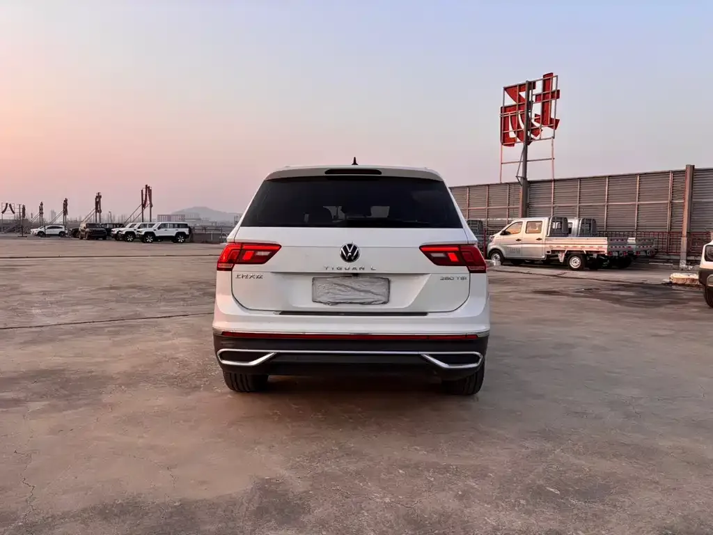 Volkswagen Tiguan L — фото 8