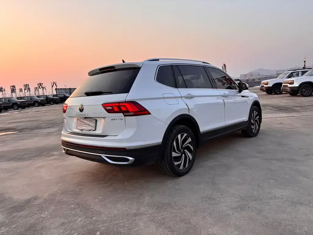 Volkswagen Tiguan L — фото 7