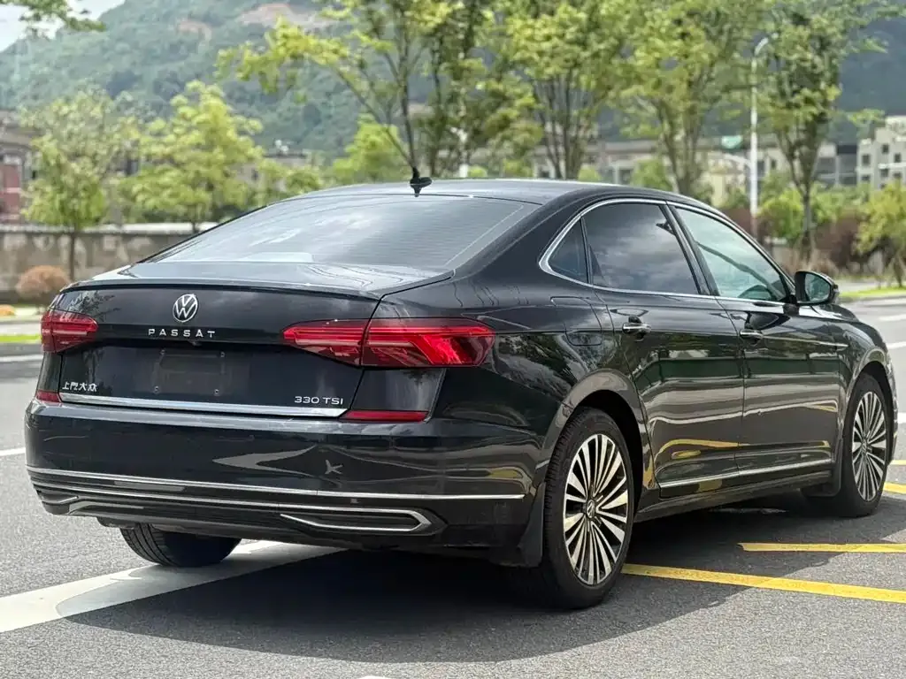 Volkswagen Passat — фото 9