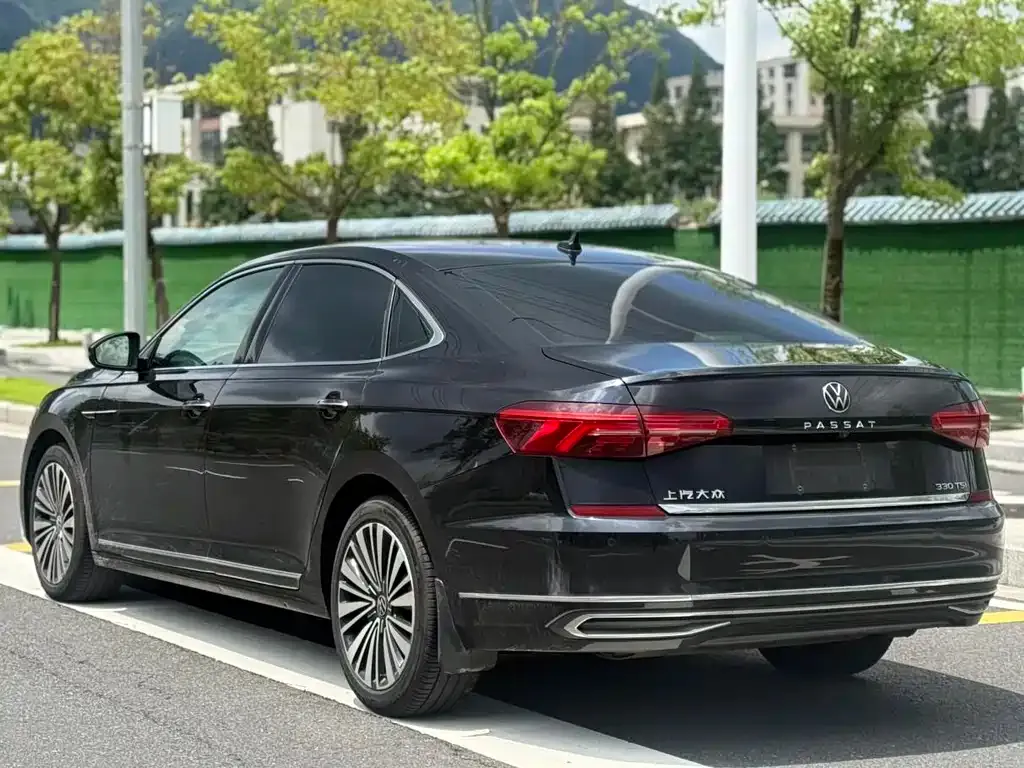 Volkswagen Passat — фото 5