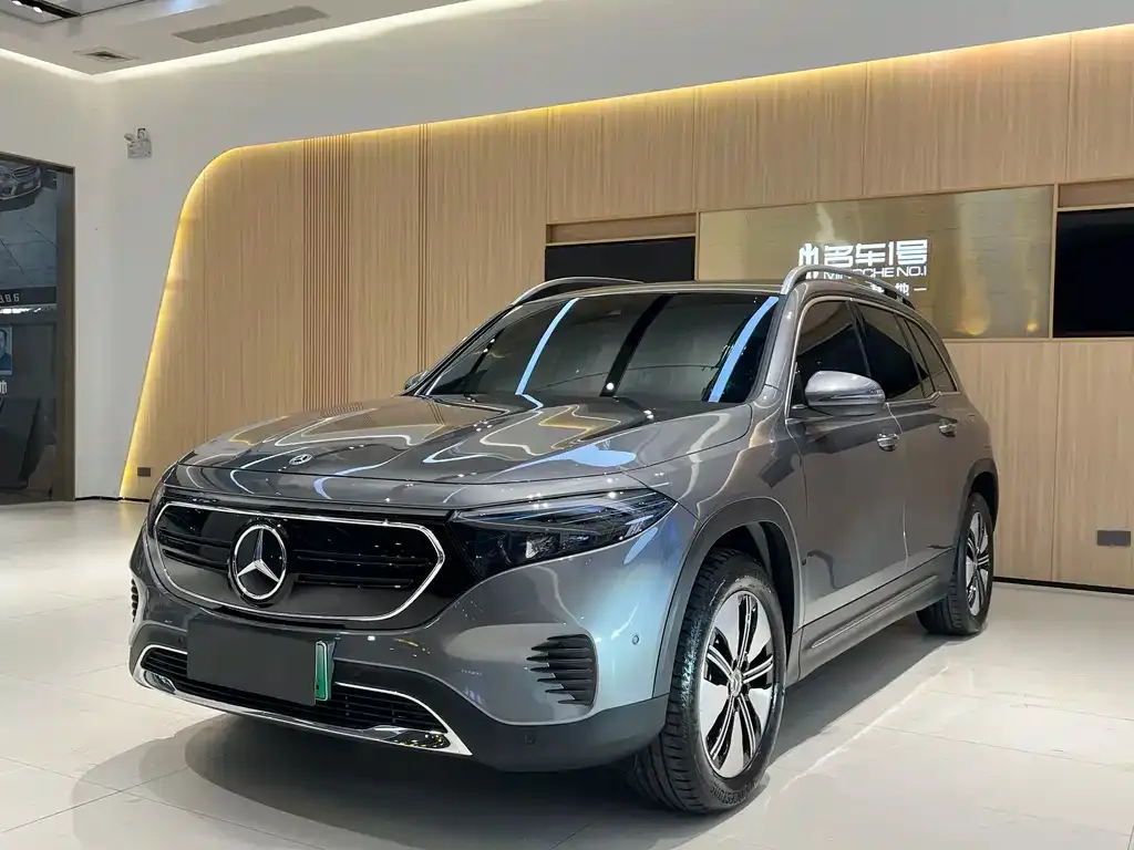 Mercedes-Benz EQB — фото 1