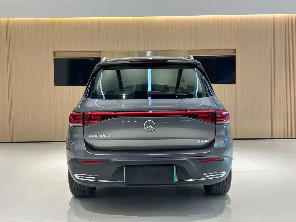 Mercedes-Benz EQB — фото 7