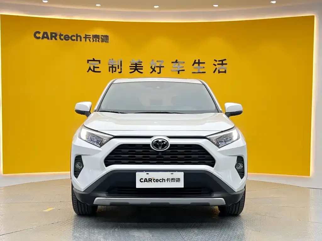 Toyota RAV4 — фото 2