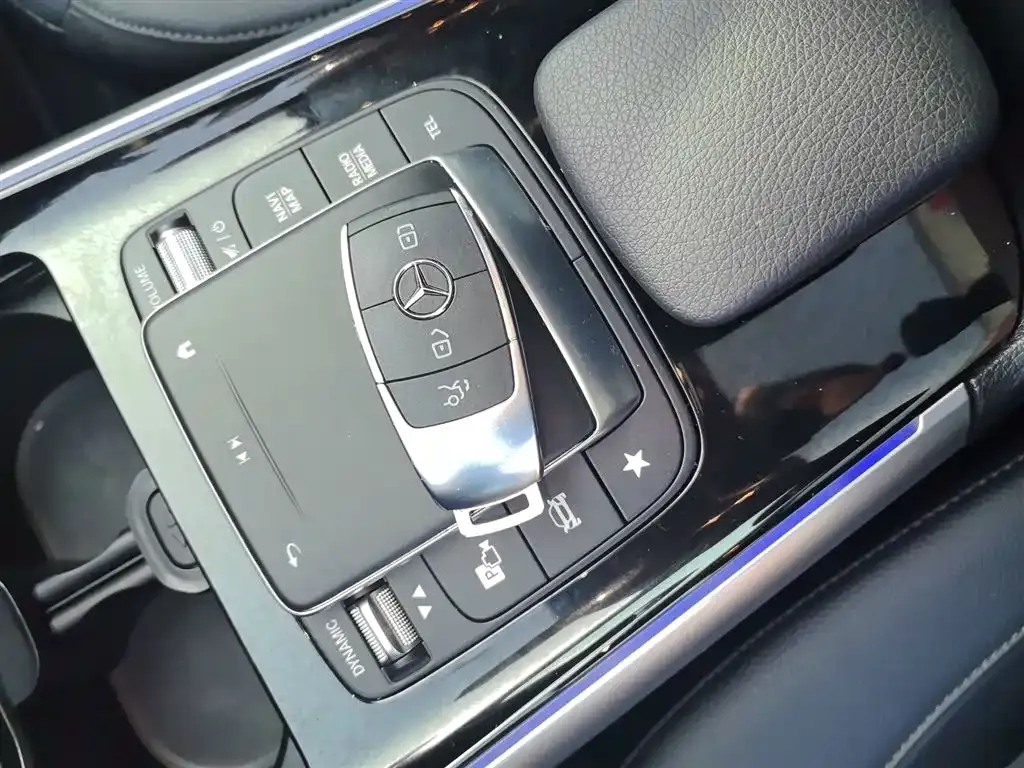 Mercedes-Benz EQA — фото 10