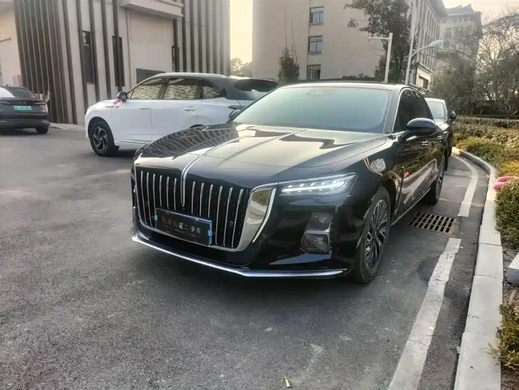 Hongqi H5 — фото 1