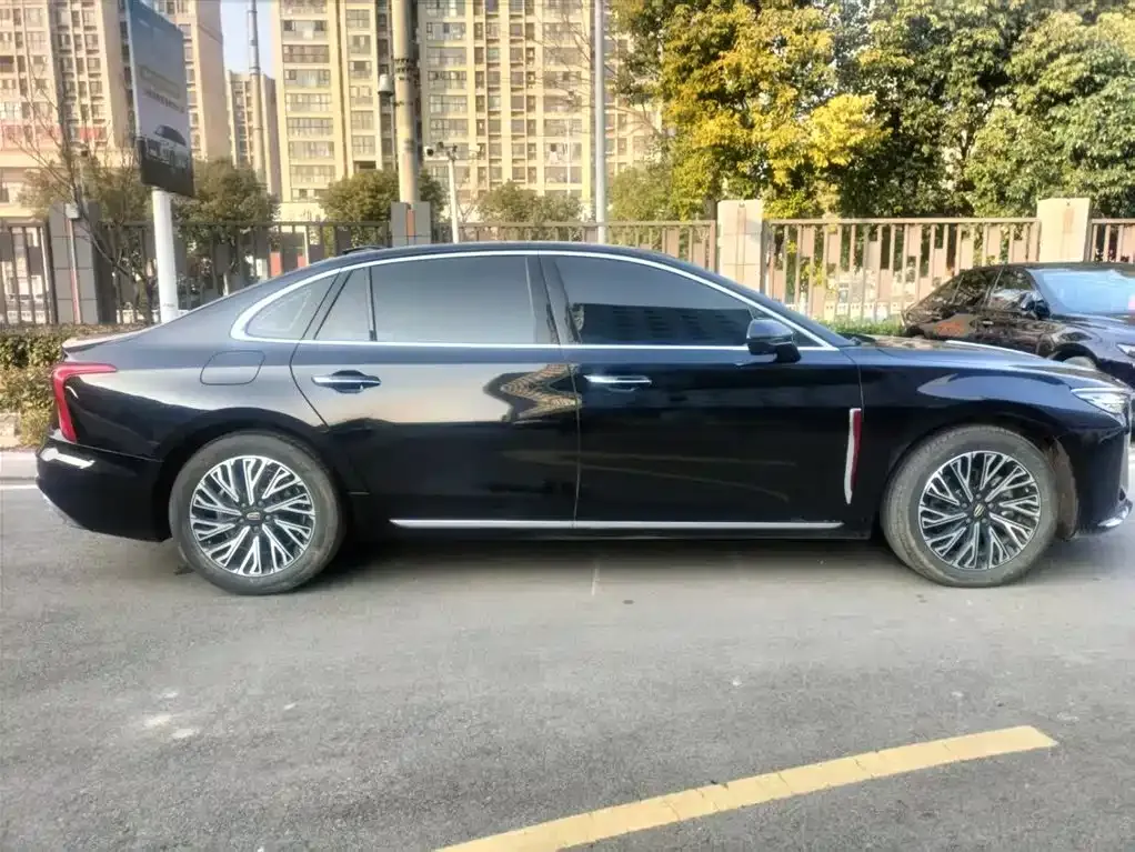 Hongqi H5 — фото 8