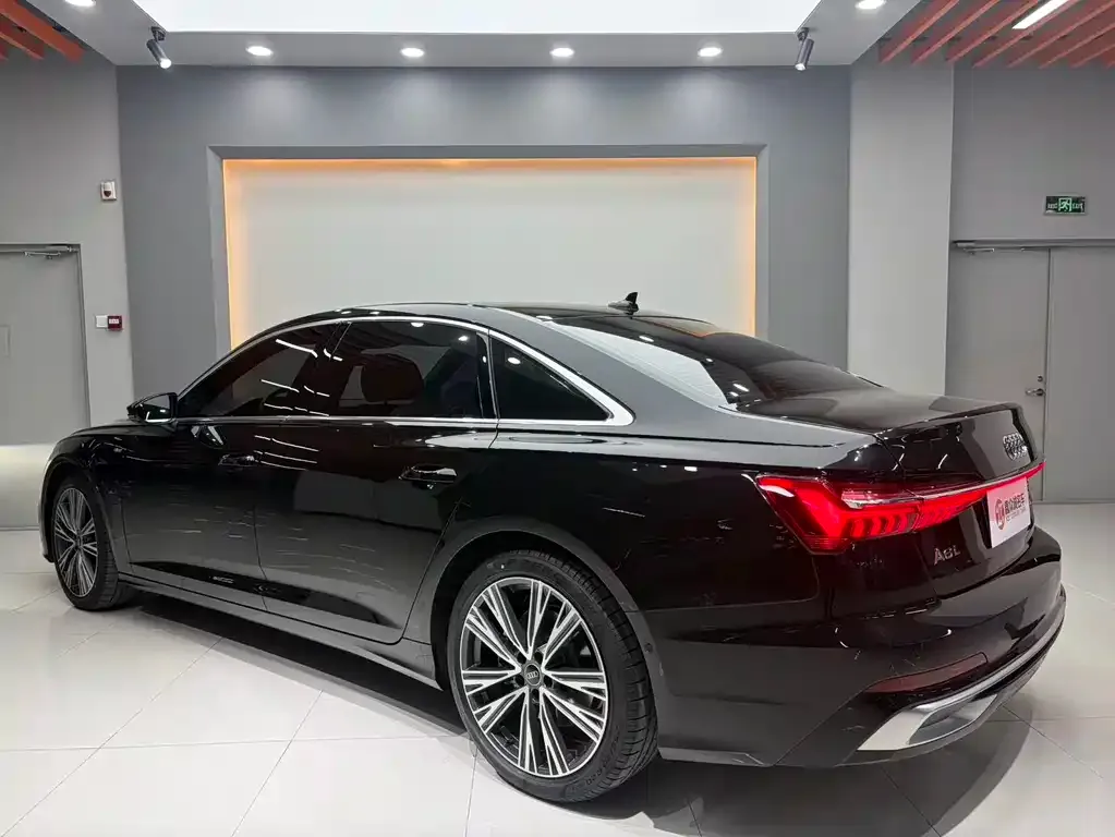 Audi A6L — фото 2