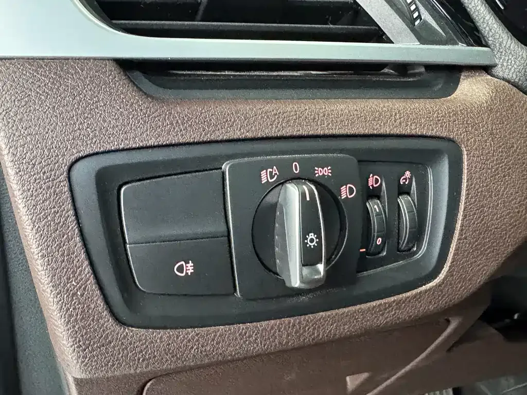 BMW X1 — фото 10