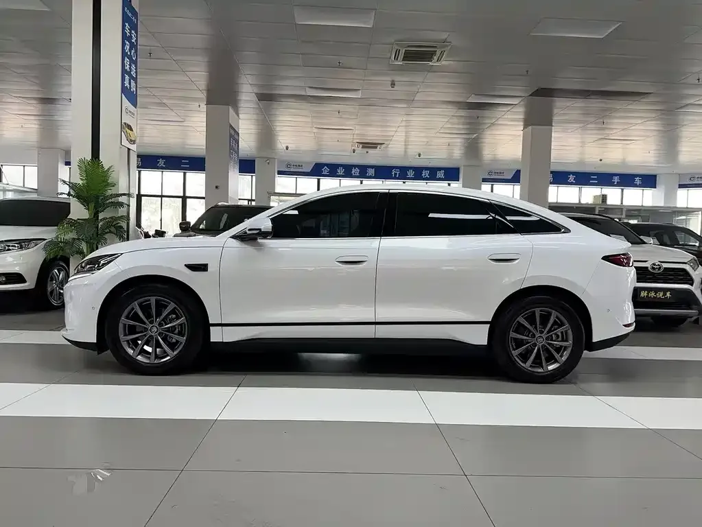 BYD Qin L — фото 8