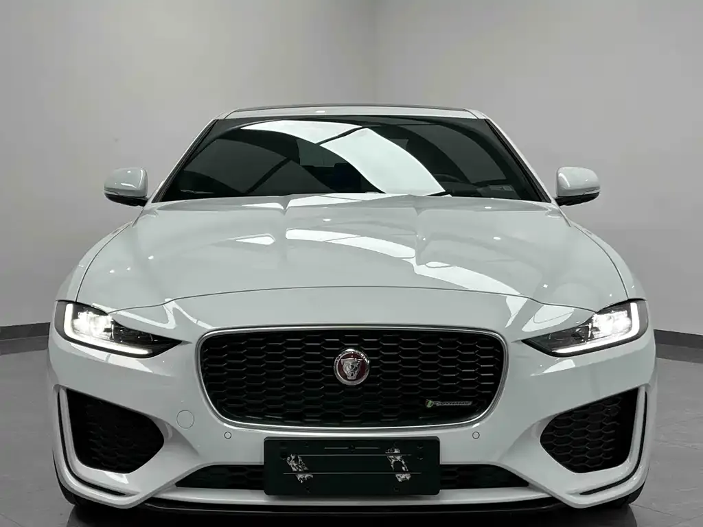 Jaguar XEL — фото 3