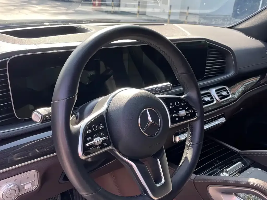 Mercedes-Benz GLS — фото 10