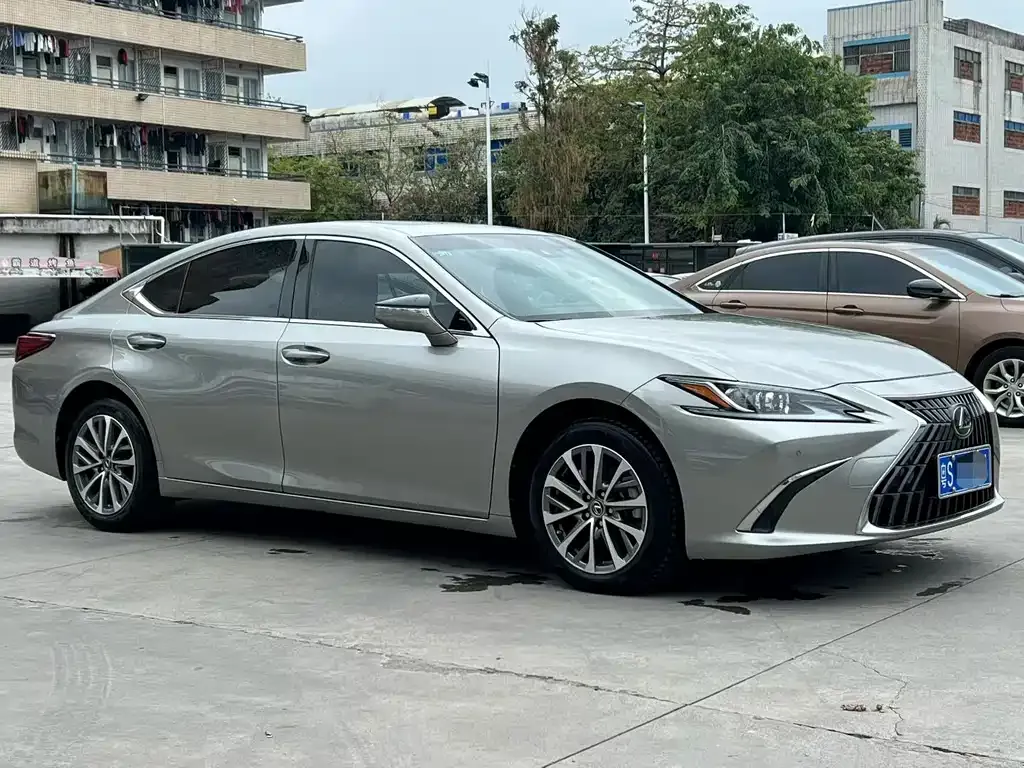 Lexus ES — фото 3