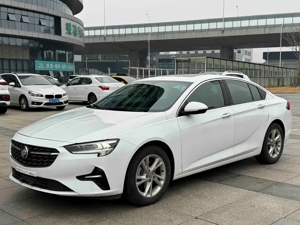 Buick Regal — фото 1