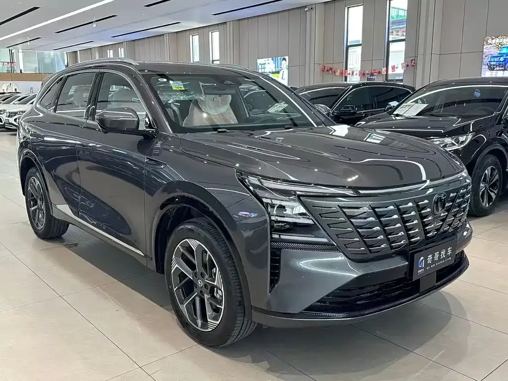 Changan CS75PLUS — фото 1