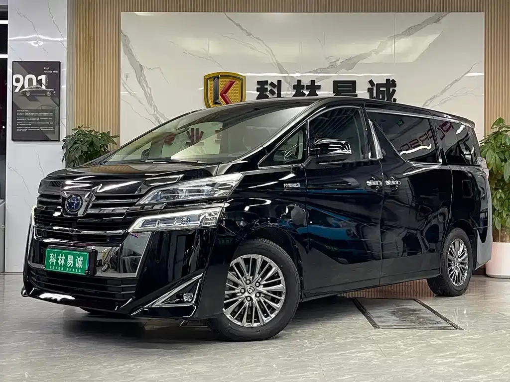 Toyota Vellfire — фото 1