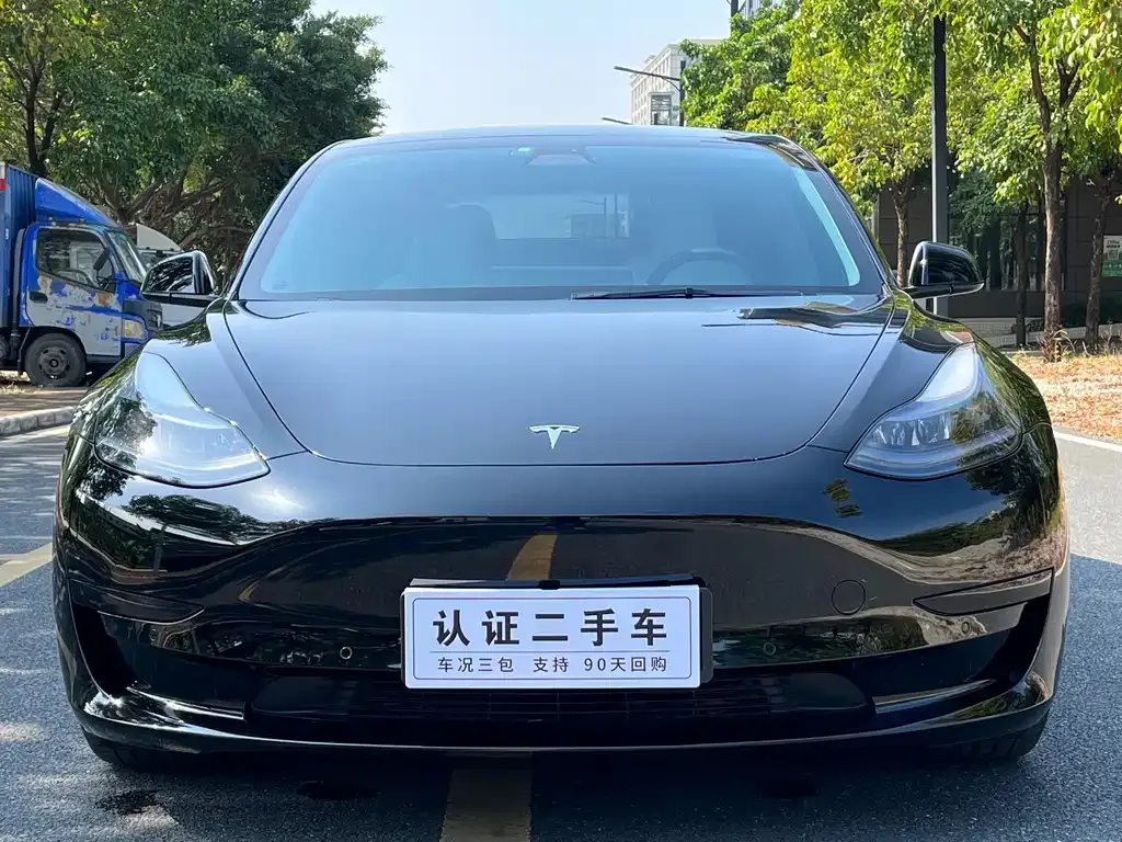 Tesla Model 3 — фото 8