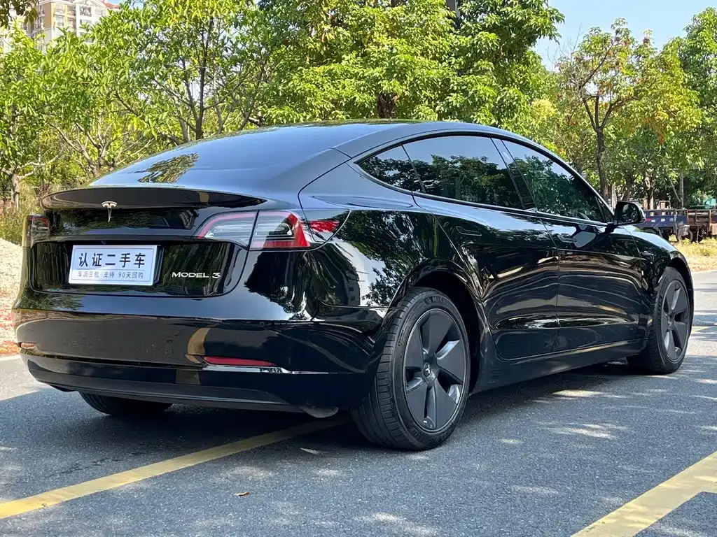 Tesla Model 3 — фото 6