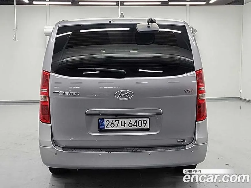 Hyundai Starex — фото 3