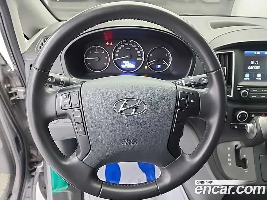 Hyundai Starex — фото 10