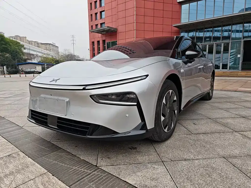 XPeng P7+ — фото 1