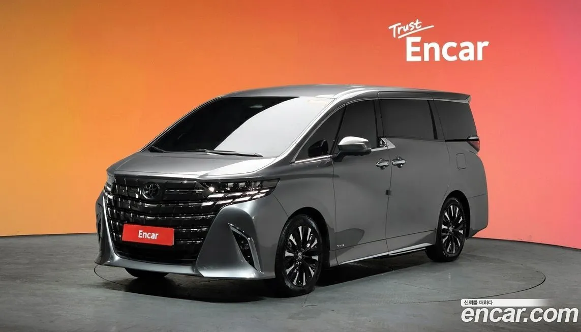 Toyota Alphard — фото 1