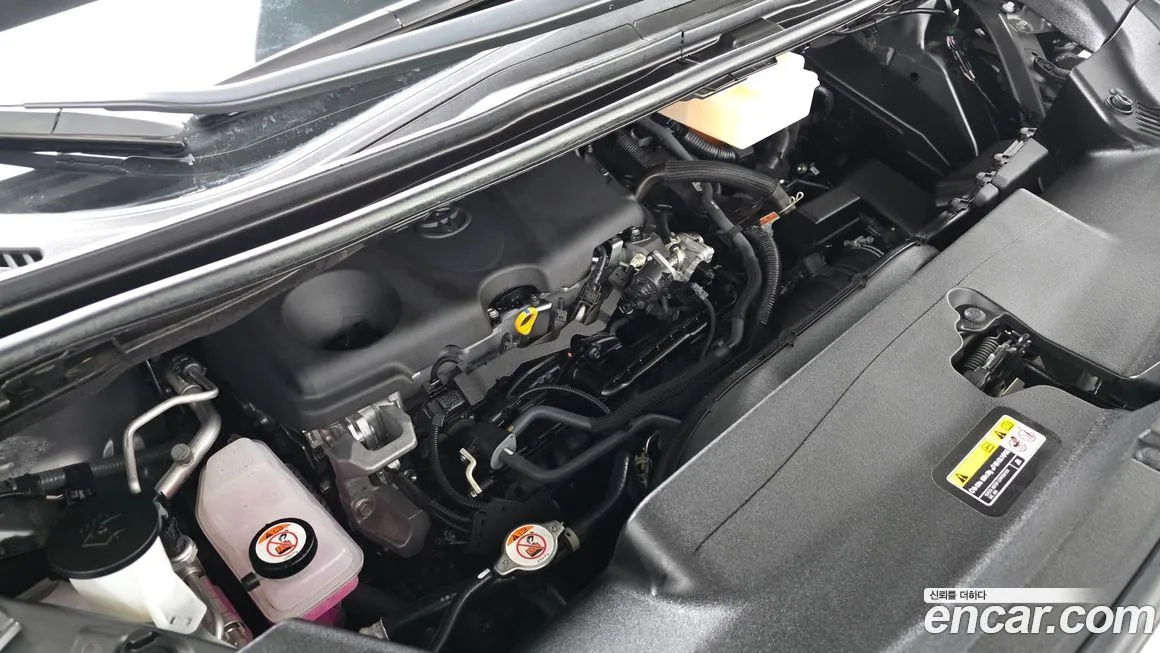 Toyota Alphard — фото 10