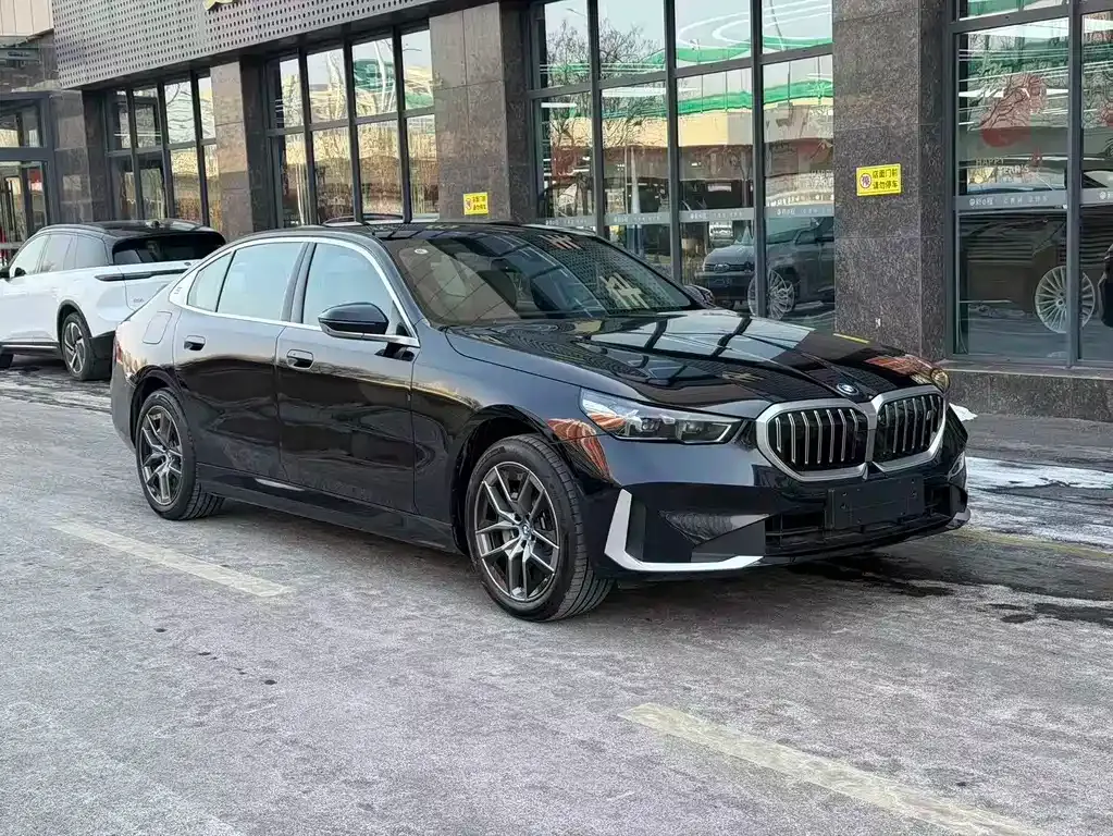 BMW i5 — фото 8