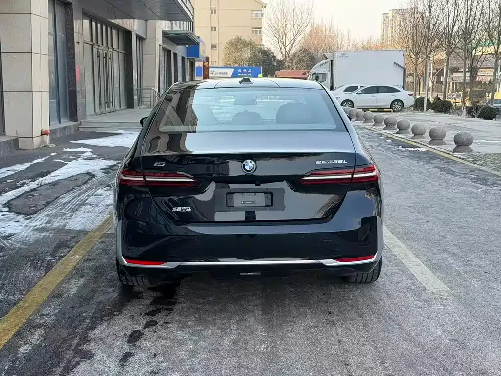 BMW i5 — фото 9