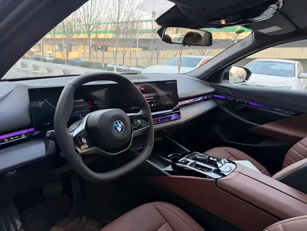 BMW i5 — фото 6