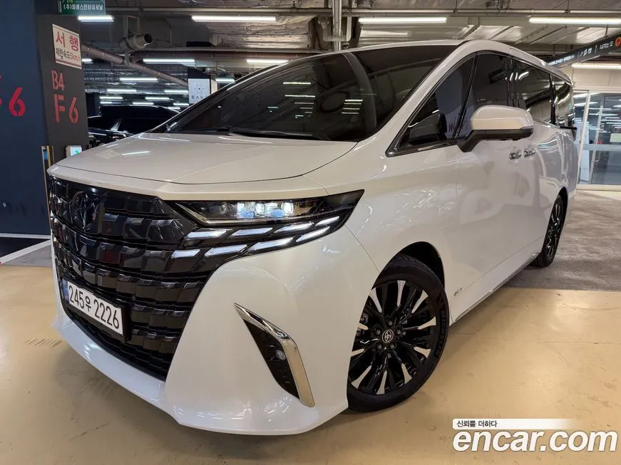 Toyota Alphard — фото 5
