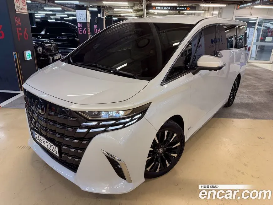 Toyota Alphard — фото 3