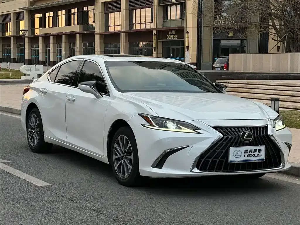 Lexus ES — фото 5