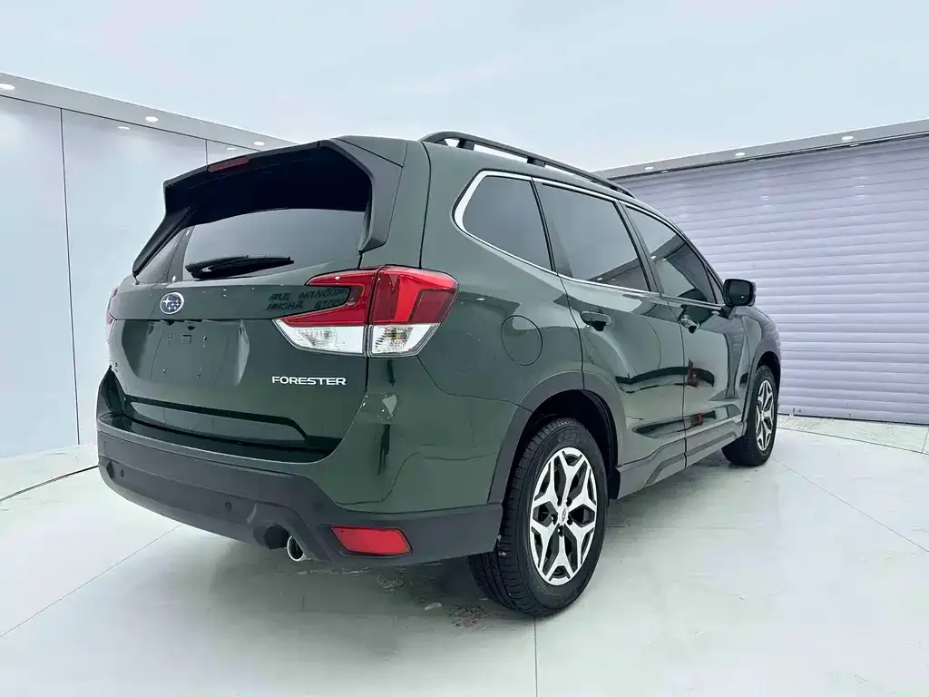 Subaru Forester — фото 5