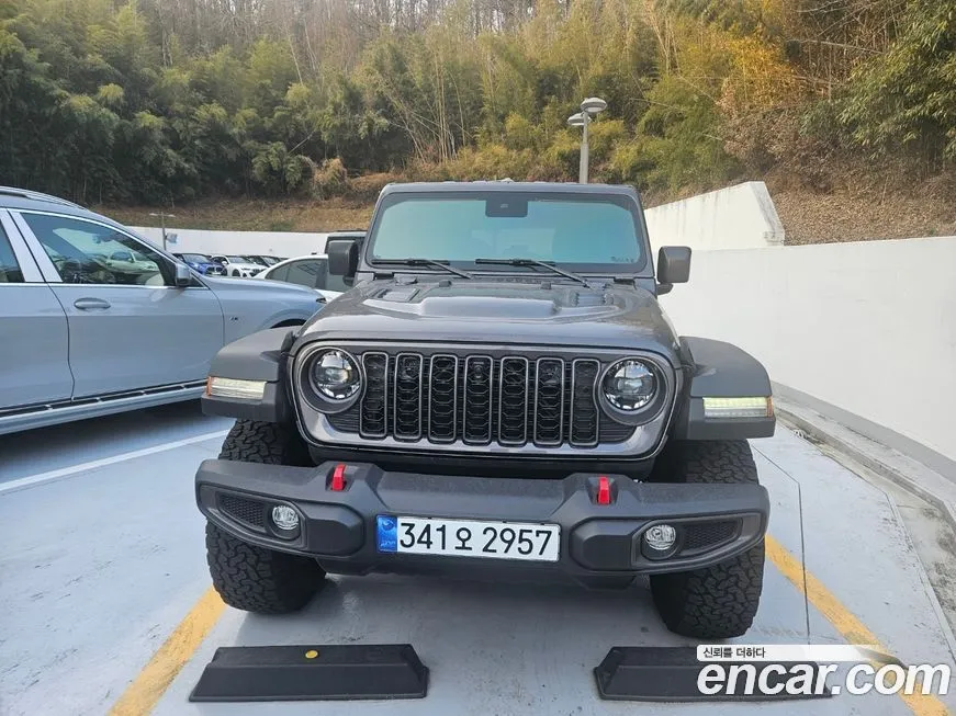 Jeep Wrangler — фото 1