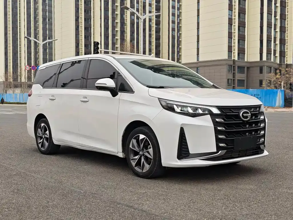 GAC Motor Trumpchi M6 — фото 1