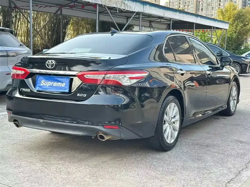 Toyota Camry — фото 2