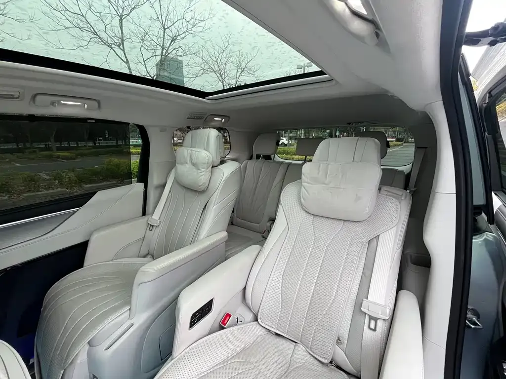Buick GL8 Hybrid — фото 10