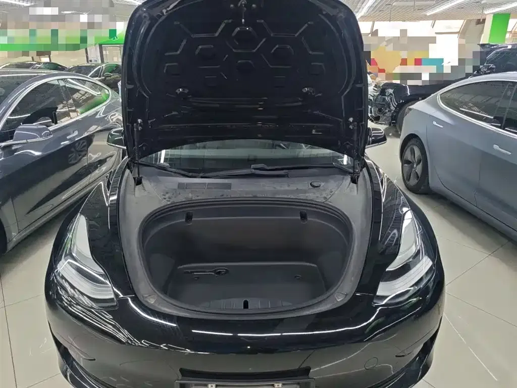 Tesla Model 3 — фото 8