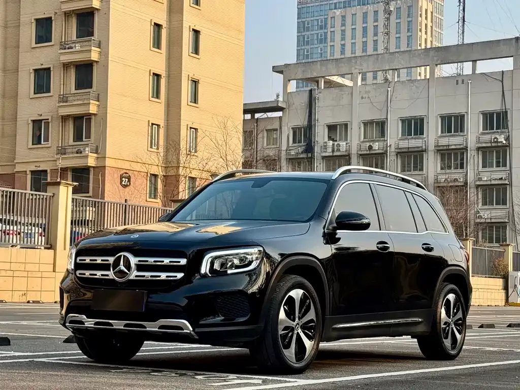 Mercedes-Benz GLB — фото 1
