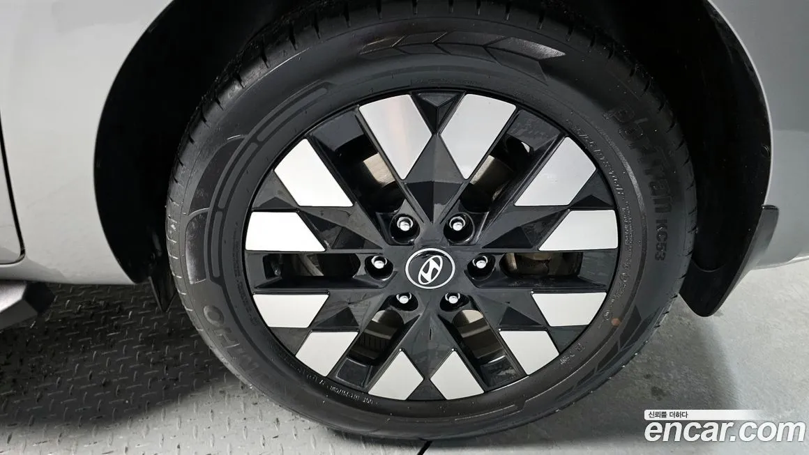 Hyundai Staria — фото 3