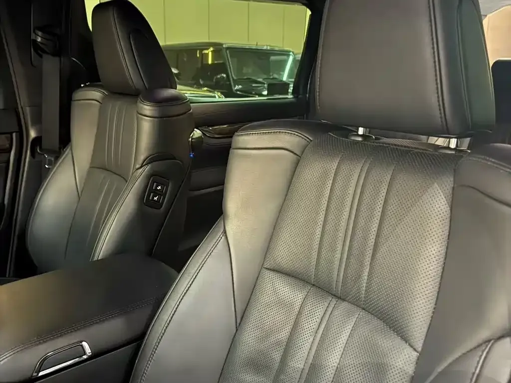 Toyota Alphard — фото 3
