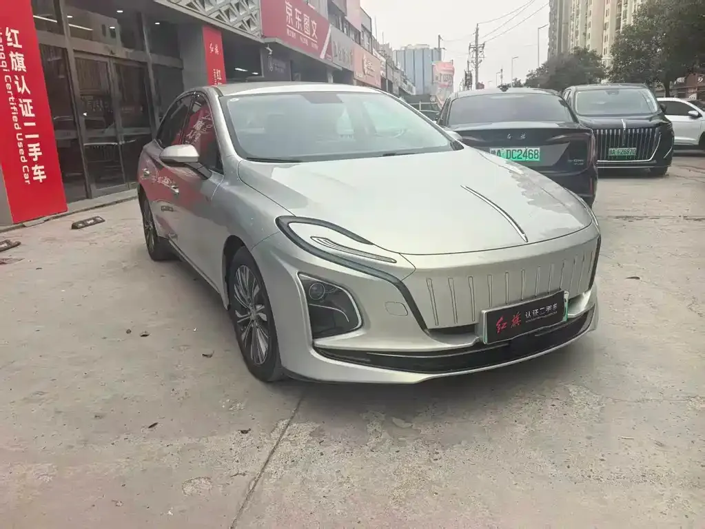 Hongqi E-QM5 — фото 2