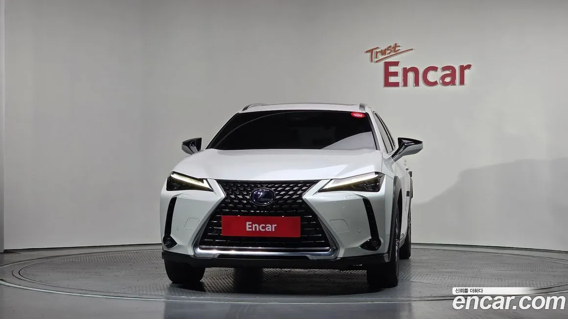 Lexus UX — фото 4