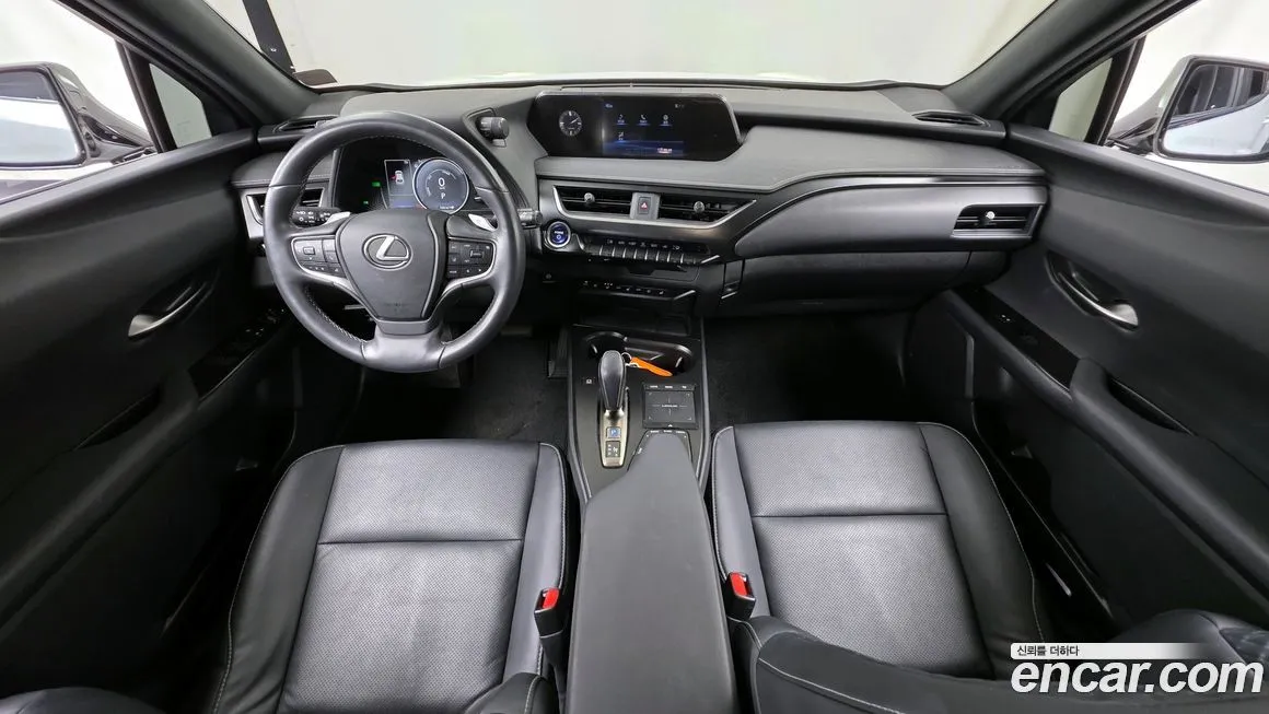 Lexus UX — фото 9