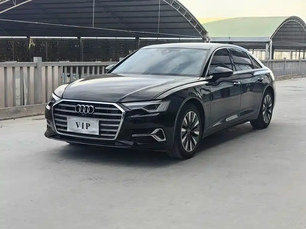 Audi A6L — фото 1