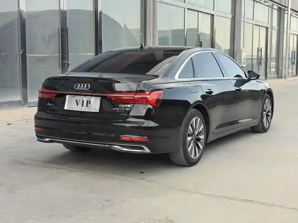 Audi A6L — фото 8