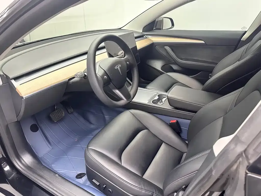 Tesla Model 3 — фото 8