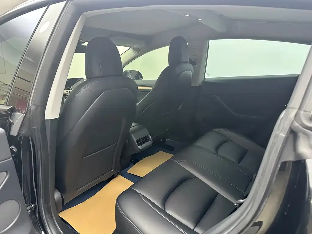 Tesla Model 3 — фото 6