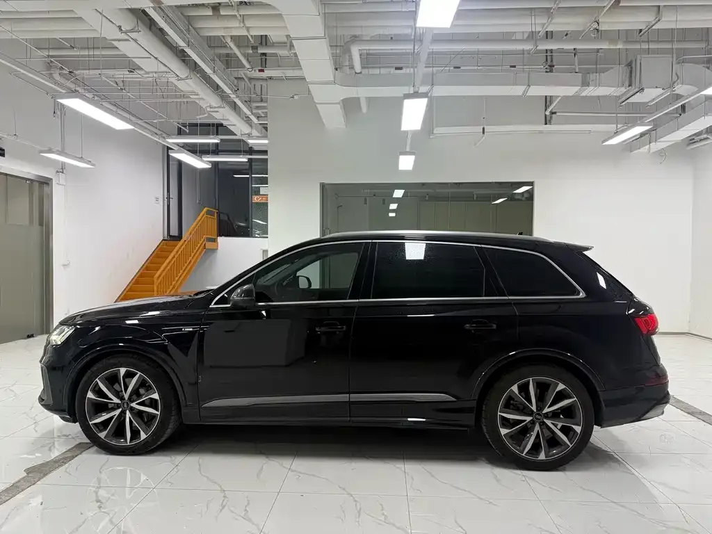 Audi Q7 — фото 5