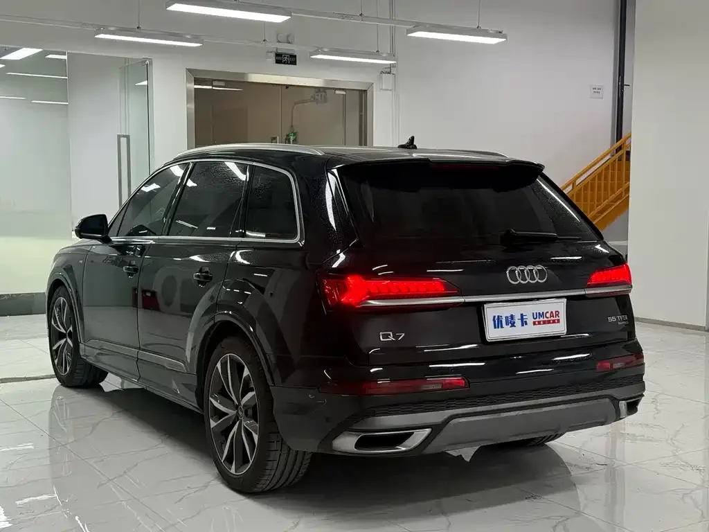 Audi Q7 — фото 2